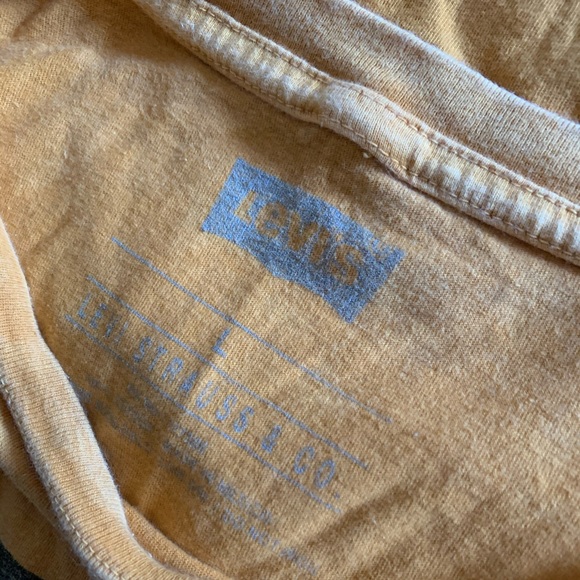 Levi’s T-Shirt - Picture 2 of 2